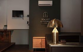 Room V Jalan Sultanah